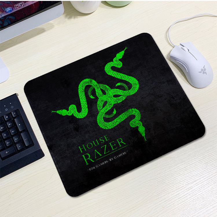 Коврик для мышки тканевой RAZER 12 2 мм 200x240 мм Черно-зеленый (36035)