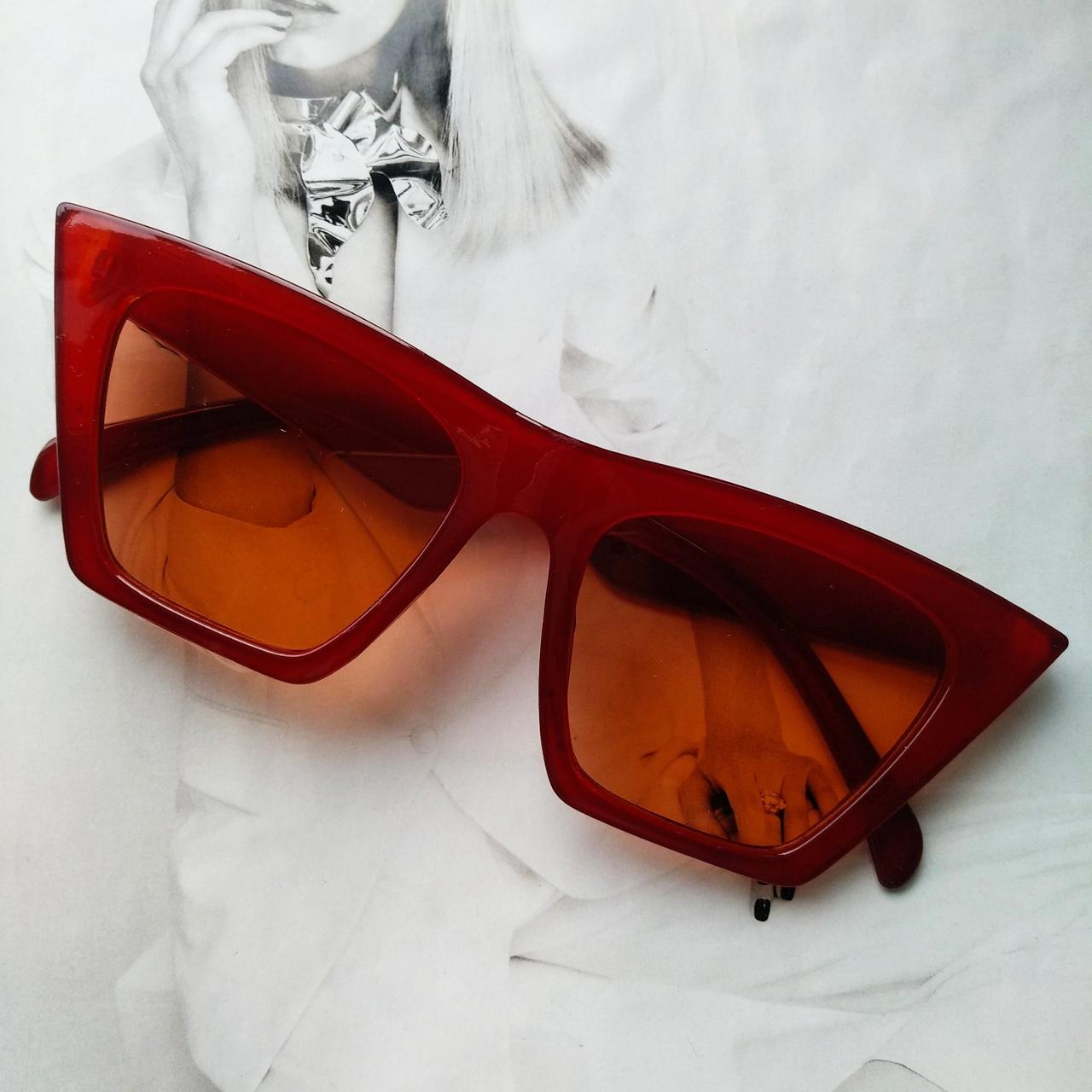 Окуляри жіночі сонцезахисні з гострими краями Червоний