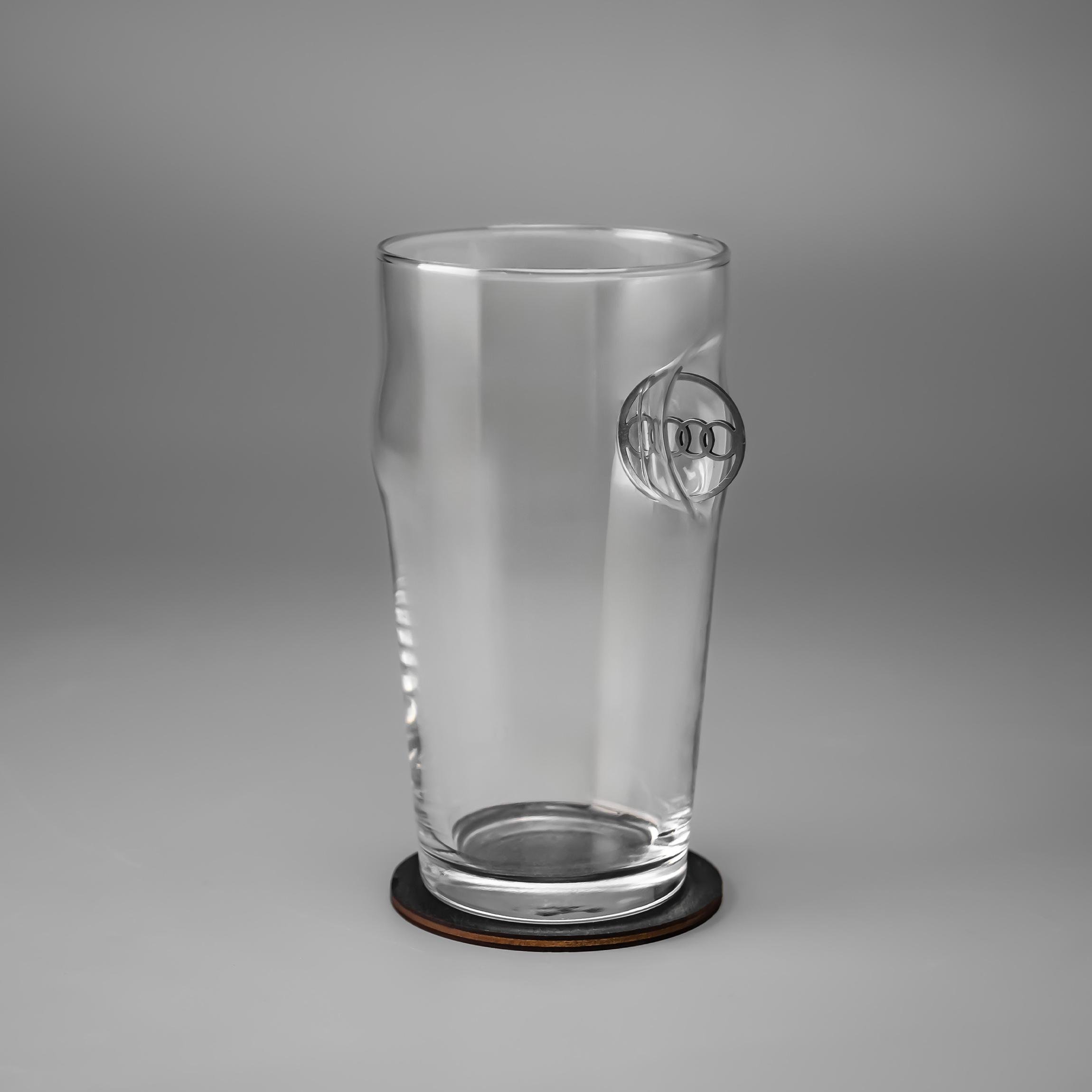 Бокал для пива с автомобильной вставкой Audi VSKLO 500 мл (19483973)