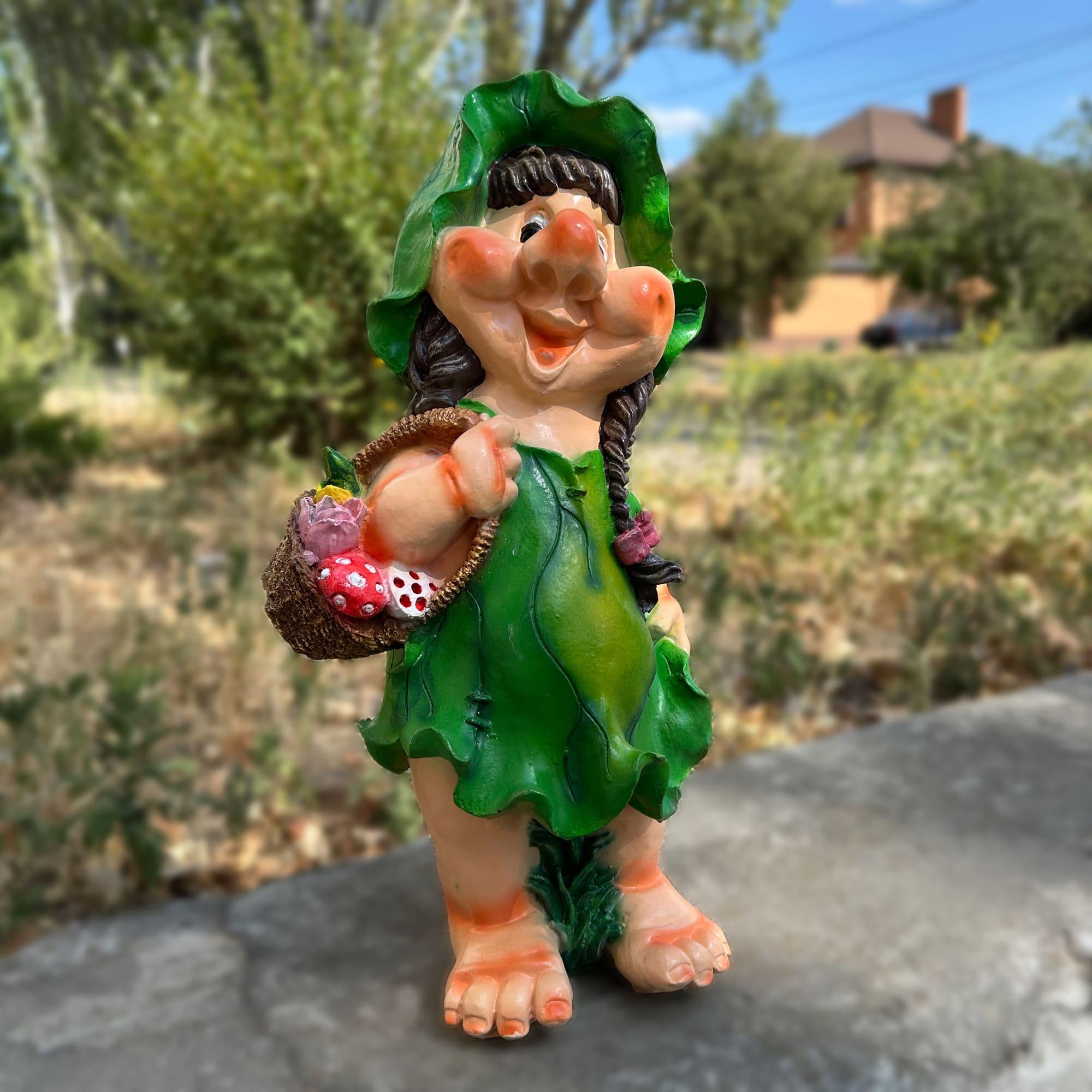 Садовая фигура Девочка с корзиной в зеленом платье из полистоуна 51×23×25 см (4436)