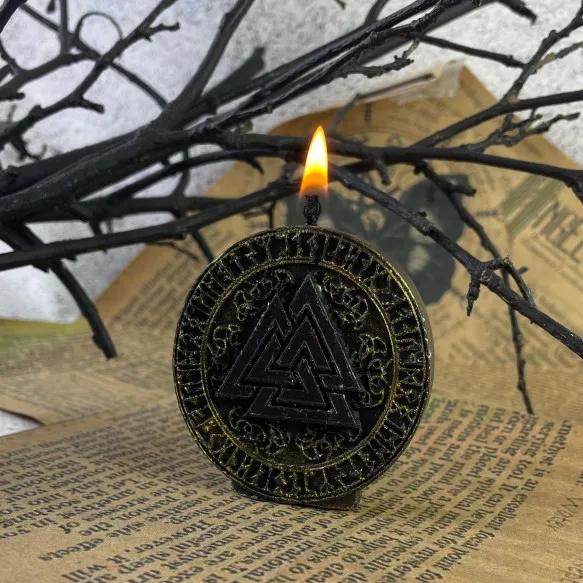 Свеча восковая Валькнут Черный (1112) Свеча восковая Валькнут Черный (1112)