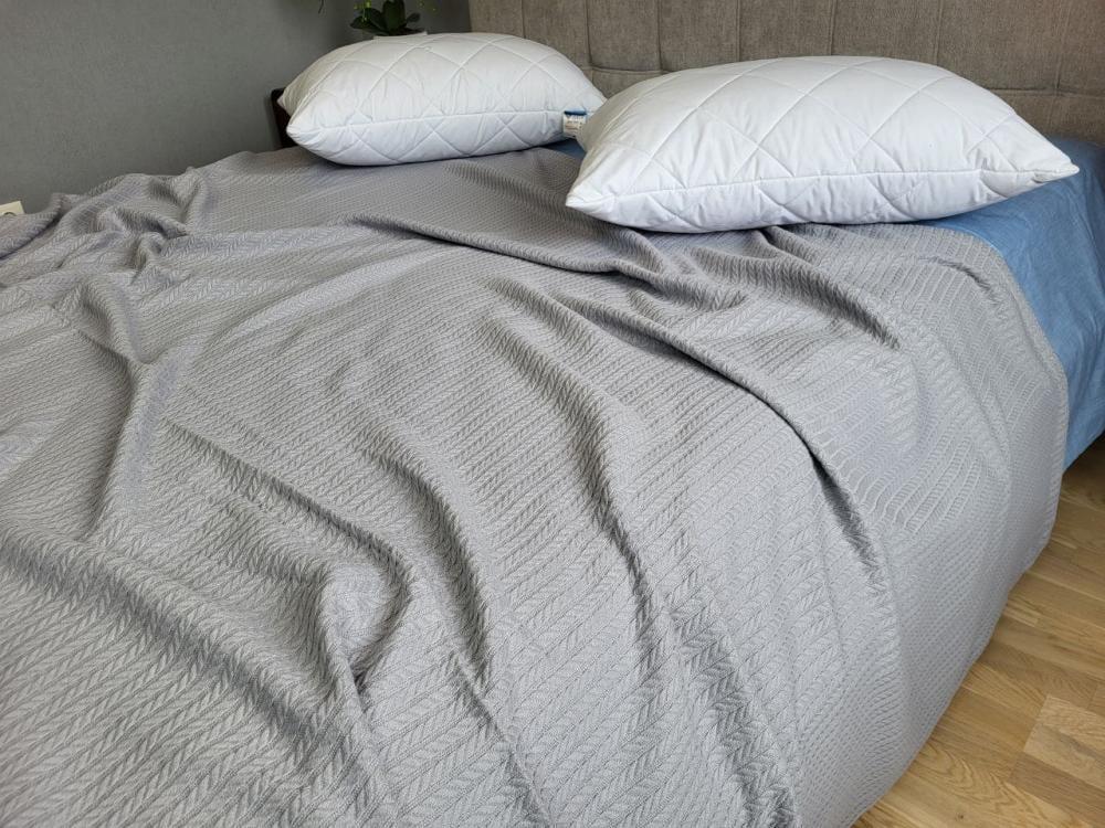 Покрывало Пике Косичка 180x220 см Серый (11242) - фото 2 Покрывало Пике Косичка 180x220 см Серый (11242) - фото 2