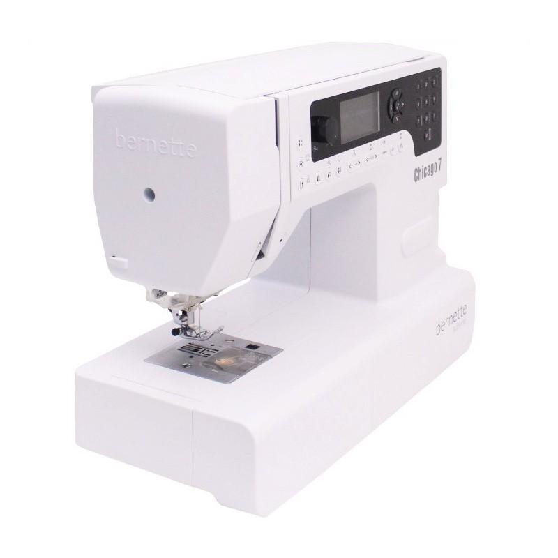 Швейно-вишивальна машина Bernina Bernette Chicago 7 - фото 5