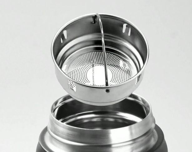 Термос із ситечком з нержавіючої сталі для гарячих та холодних напоїв універсальний 1000 мл Чорний (2554465061) - фото 4 Термос із ситечком з нержавіючої сталі для гарячих та холодних напоїв універсальний 1000 мл Чорний (2554465061) - фото 4