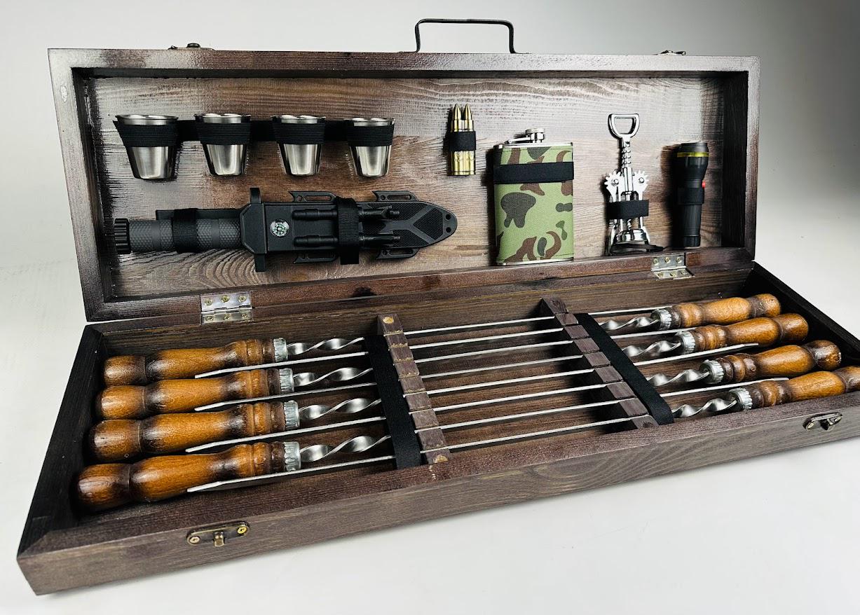 Подарочный набор шампуров Милитари в кейсе из натурального дерева и нержавеющей стали из 17 предметов Коричневый (143-10-KS-7613) - фото 4