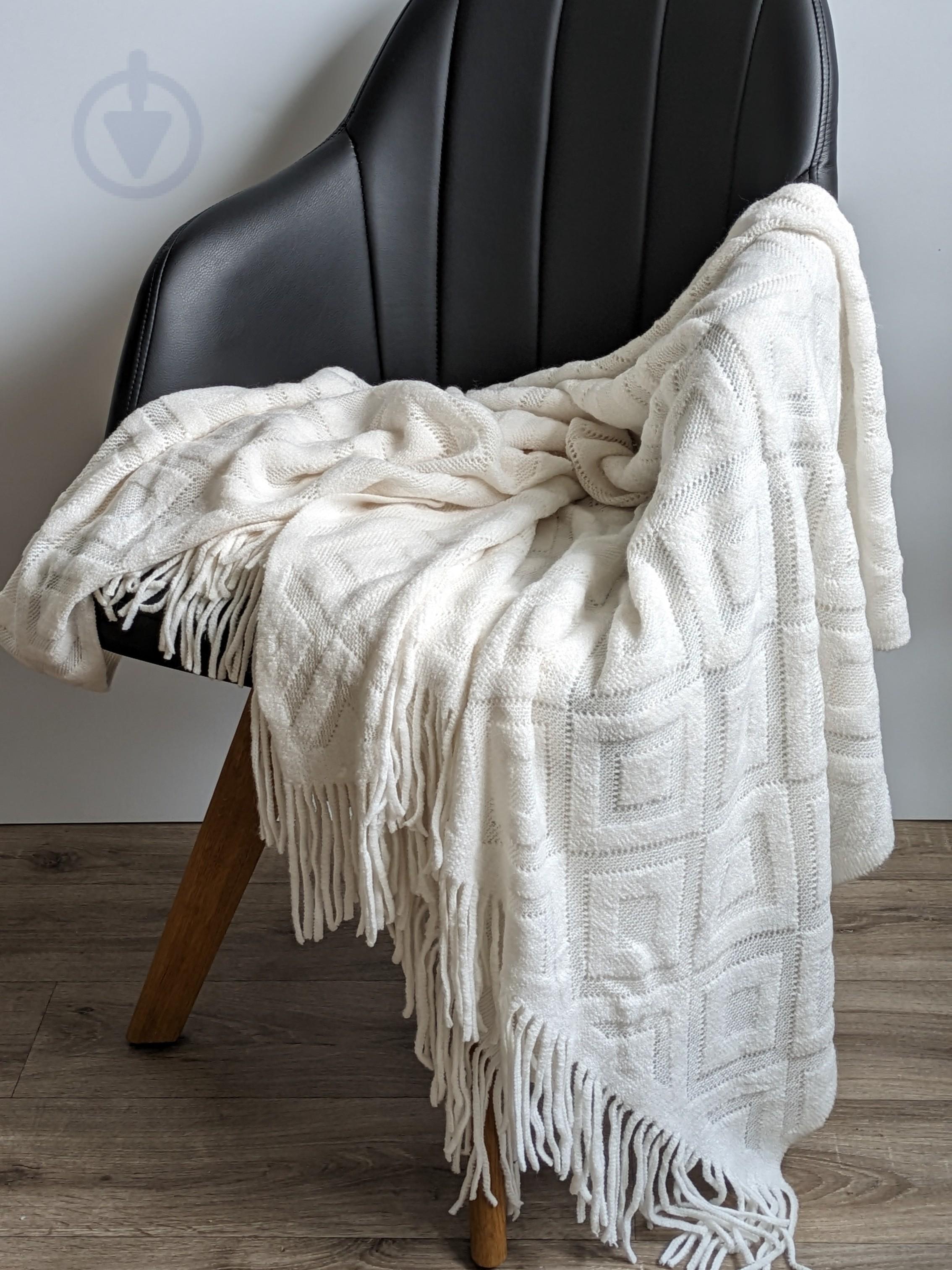 Плед с бахромой Ромбы 140х160 см Молочный (1548) Плед с бахромой Ромбы 140х160 см Молочный (1548)