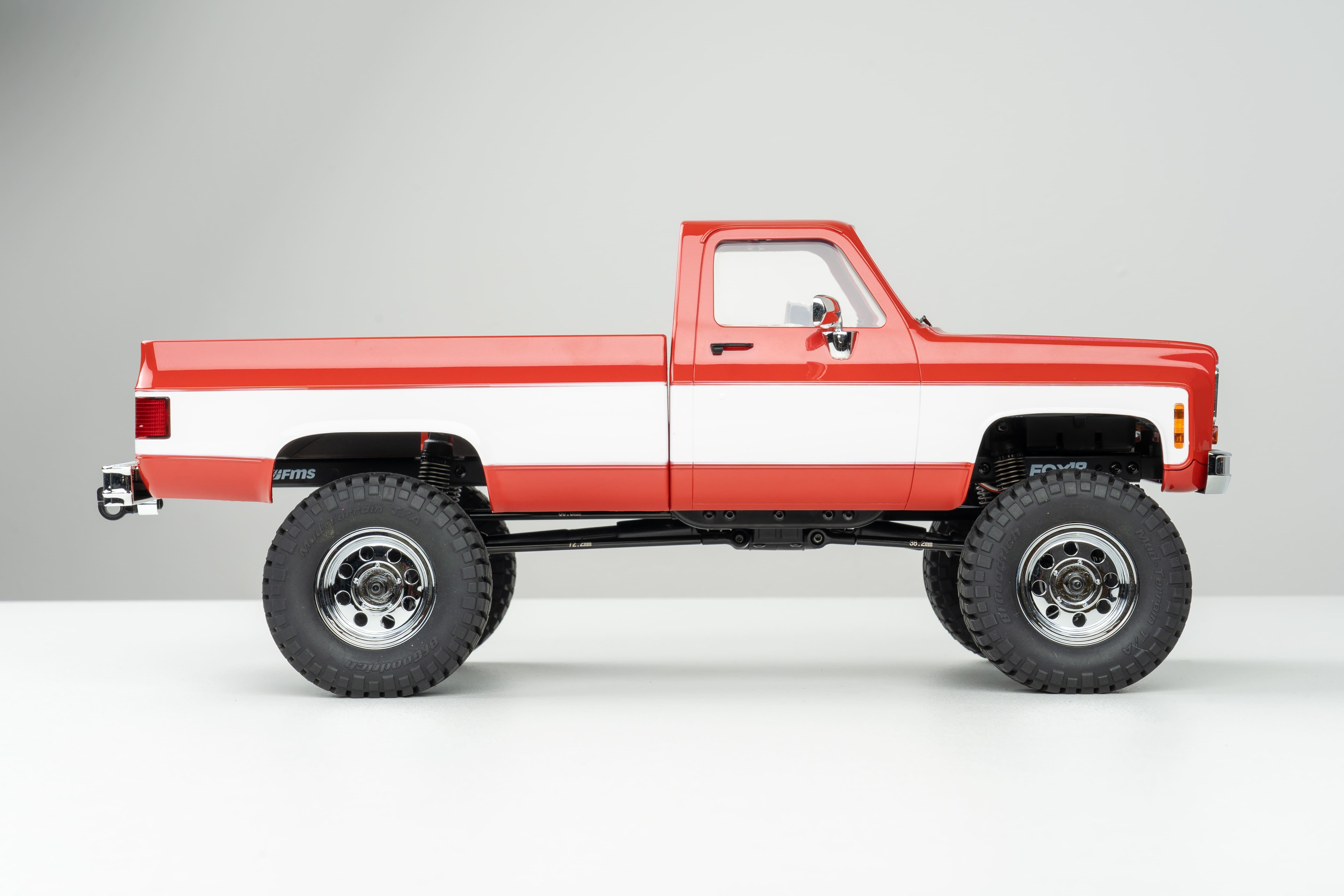 Машинка на радиоуправлении FMS 1:18Chevrolet K10 RTR Красный - фото 21 Машинка на радиоуправлении FMS 1:18Chevrolet K10 RTR Красный - фото 21