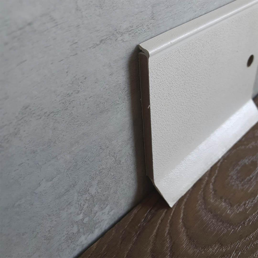 Плинтус Doellken S80 1013 80 мм 2,575 м Молочно-белый Плинтус Doellken S80 1013 80 мм 2,575 м Молочно-белый