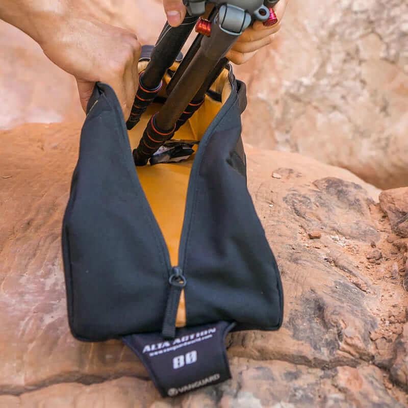 Сумка для штативов Vanguard Alta Action 80 Gray (DAS302782) - фото 3 Сумка для штативов Vanguard Alta Action 80 Gray (DAS302782) - фото 3