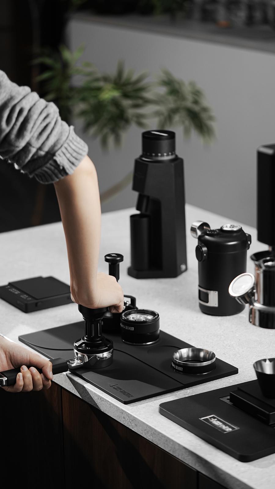 Силіконова темперувальна база MHW-3BOMBER YU Series Tamping Base 360x225 мм Black (SP5538-OS) - фото 4 Силіконова темперувальна база MHW-3BOMBER YU Series Tamping Base 360x225 мм Black (SP5538-OS) - фото 4