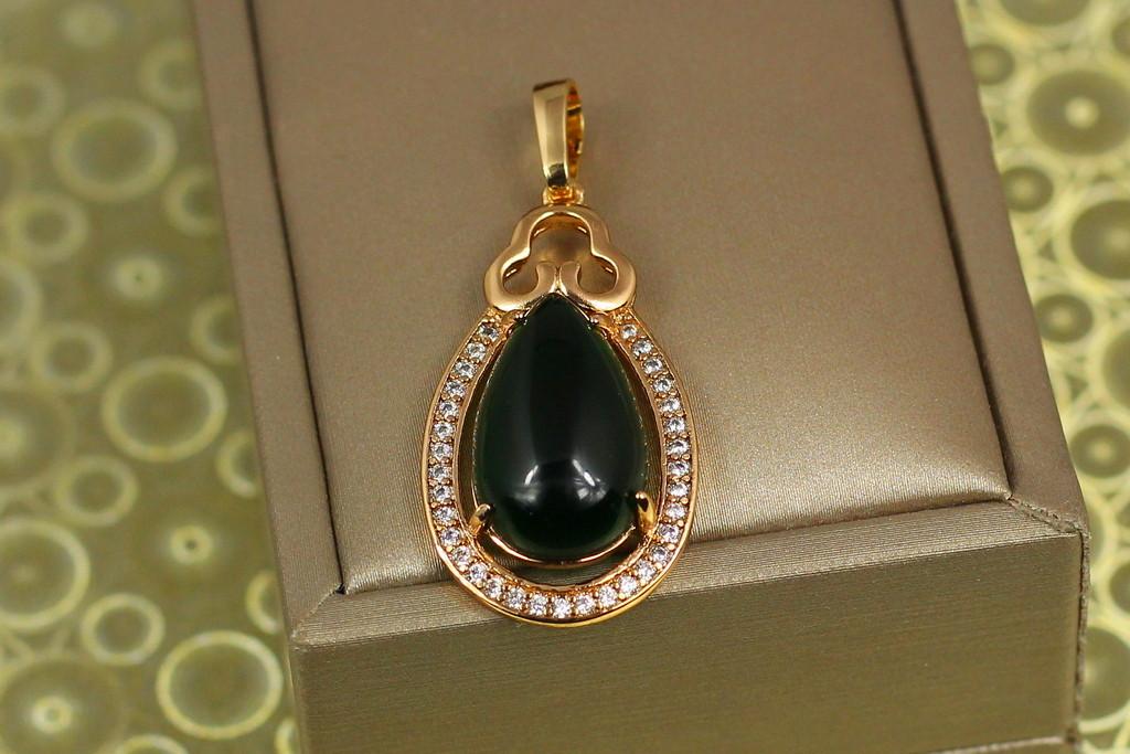 Кулон Xuping Jewelry Чистая слеза имитация зеленого кабошона 3 см Золотистый (2177200039)