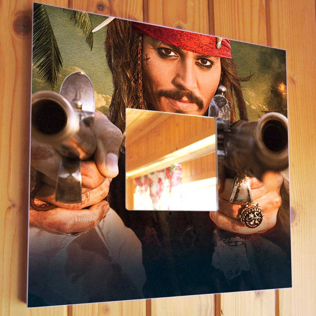 Зеркало декоративное Фильм "Pirates of the Caribbean" 260х260 мм (M03438) Зеркало декоративное Фильм "Pirates of the Caribbean" 260х260 мм (M03438)