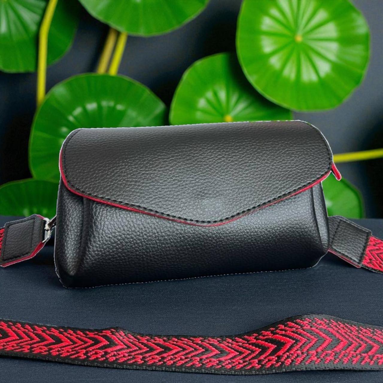 Сумка жіноча клатч крос-боді з екошкіри під клапаном на магніті 24х14 см Чорний (2683574762) - фото 1 Сумка жіноча клатч крос-боді з екошкіри під клапаном на магніті 24х14 см Чорний (2683574762) - фото 1