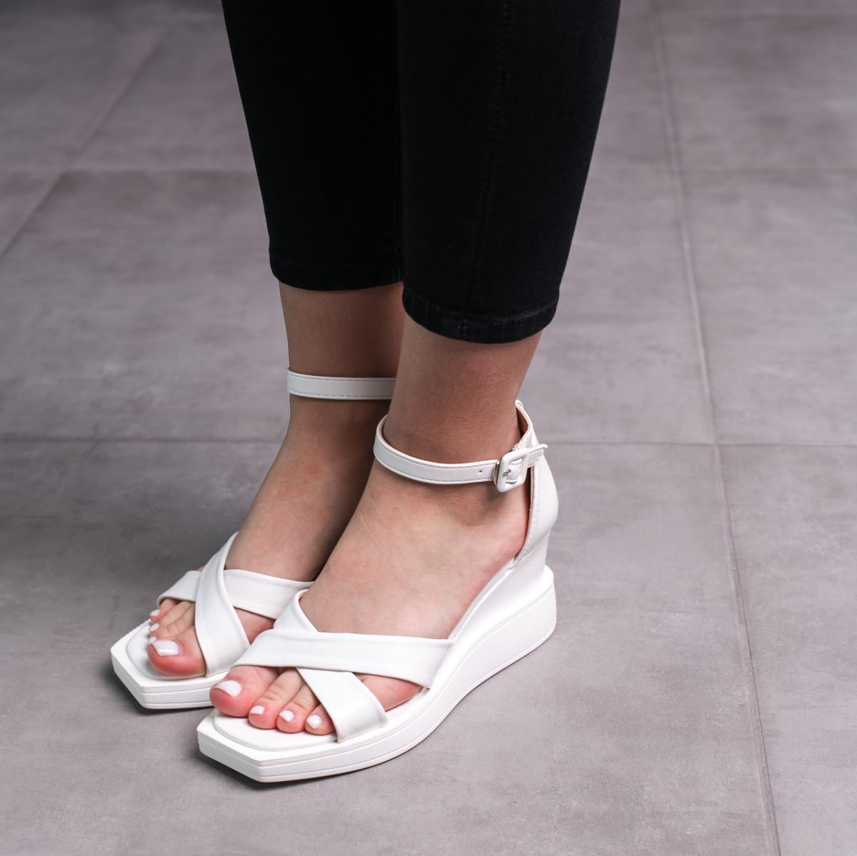 Босоножки женские Fashion р. 37 24 см Белый (3681)