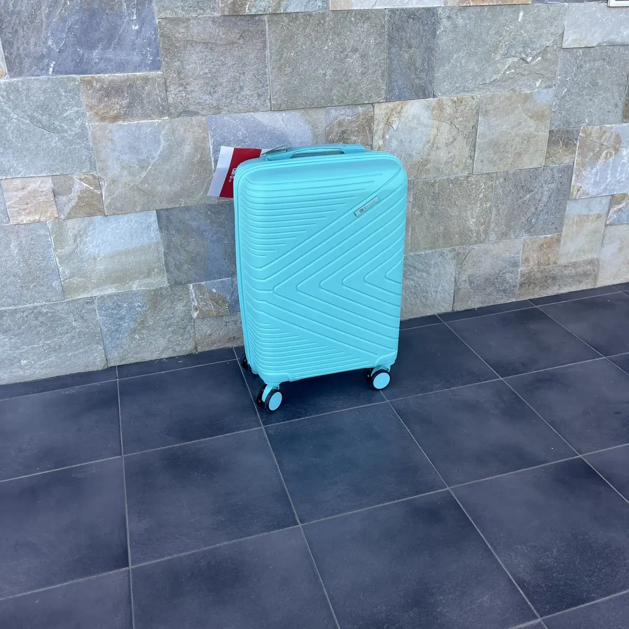 Чемодан дорожный Bloom 1706 39 л S Мятный - фото 1 Чемодан дорожный Bloom 1706 39 л S Мятный - фото 1