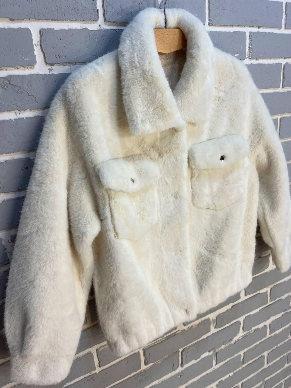 Шуба жіноча A-N 6627 коротка штучне хутро накладені кишені кнопки на резинці OS Бежевий (2736) - фото 9 Шуба жіноча A-N 6627 коротка штучне хутро накладені кишені кнопки на резинці OS Бежевий (2736) - фото 9