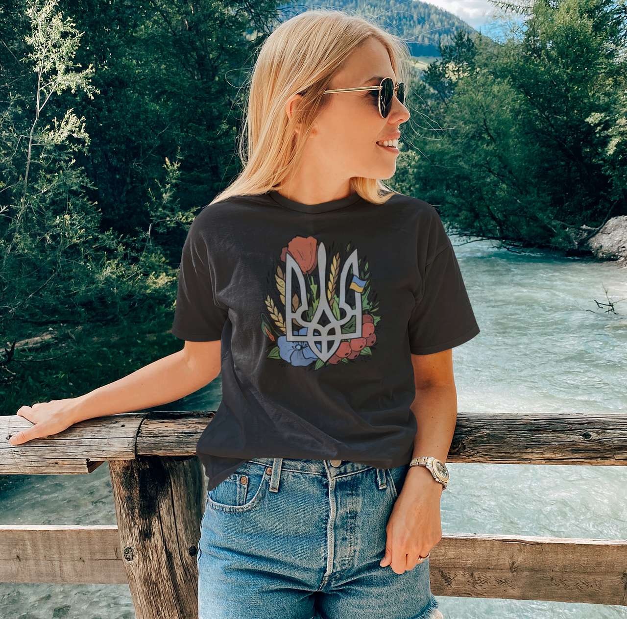 Футболка женская Mishe 11000051 с принтом XXXL Черный (11000051_7)