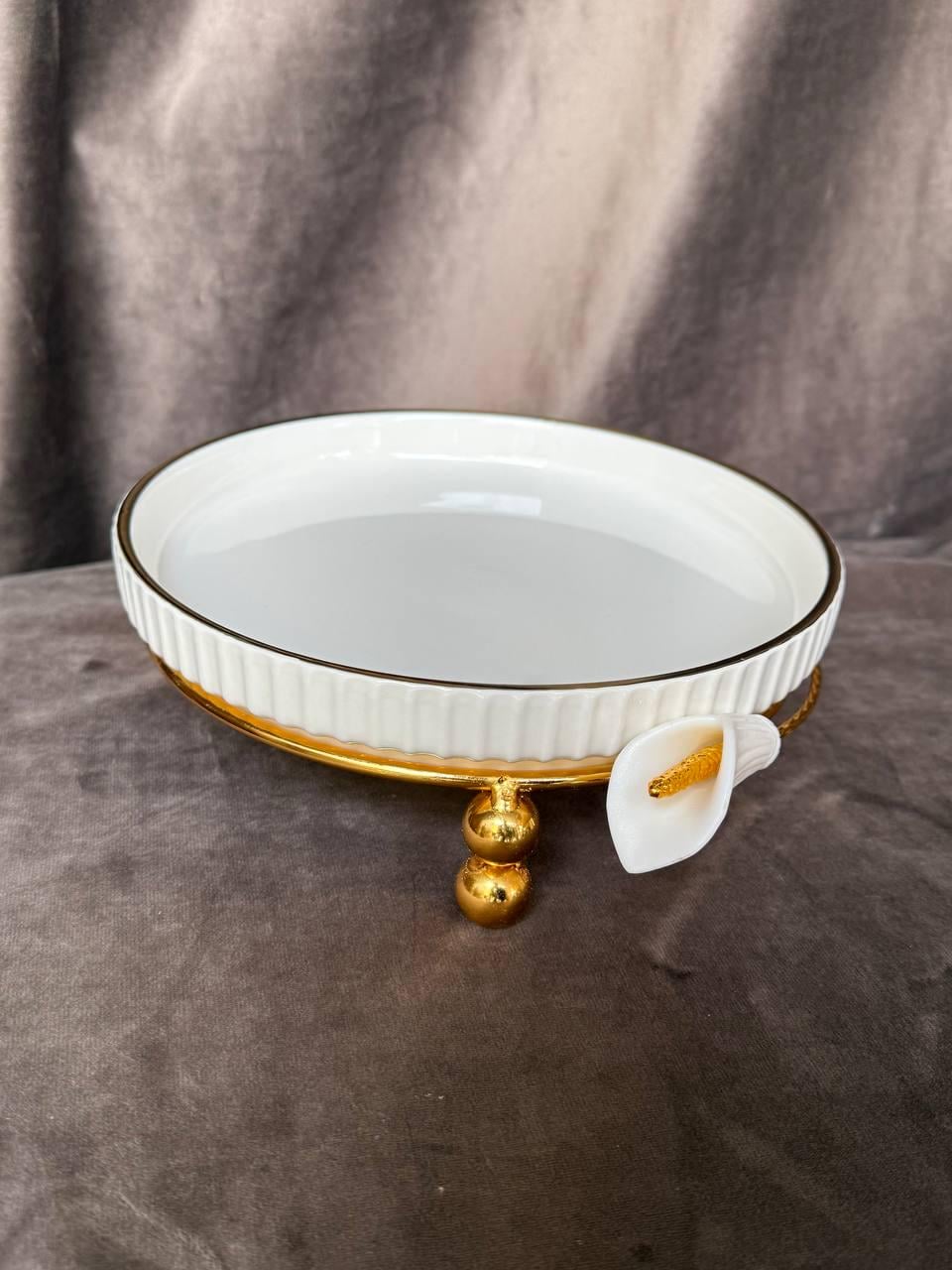 Тарелка сервировочная Yiwu LB-1570BH фарфоровая 20,5 см Белый с золотым (33539341)