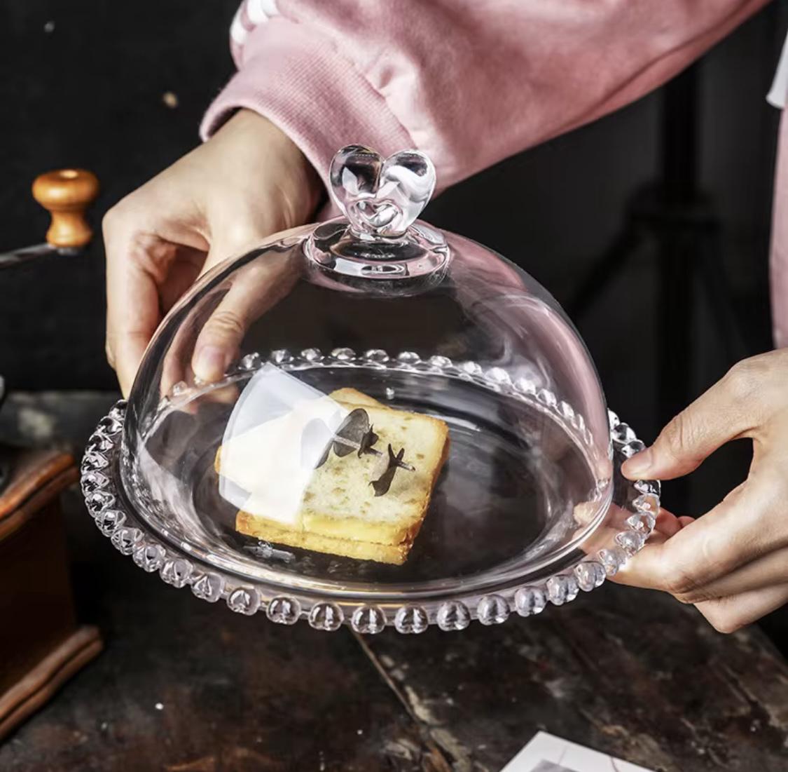 Блюдо стеклянное с крышкой Сердце любви 19 см (40166) - фото 2