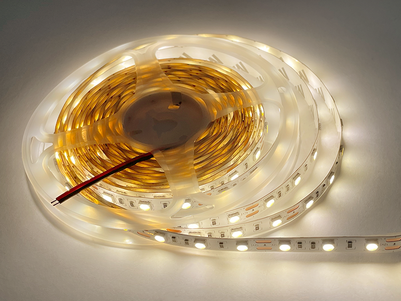 Світлодіодна стрічка MTK 5050 60 LED 10 мм 12 В IP20 Білий теплий (7556)