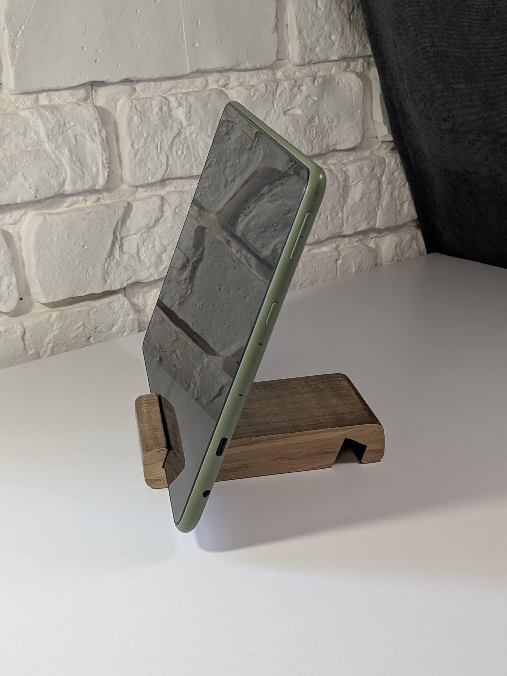 Підставка для планшета/телефона дерев'яна 120х80х22 мм (ST-002) - фото 5 Підставка для планшета/телефона дерев'яна 120х80х22 мм (ST-002) - фото 5