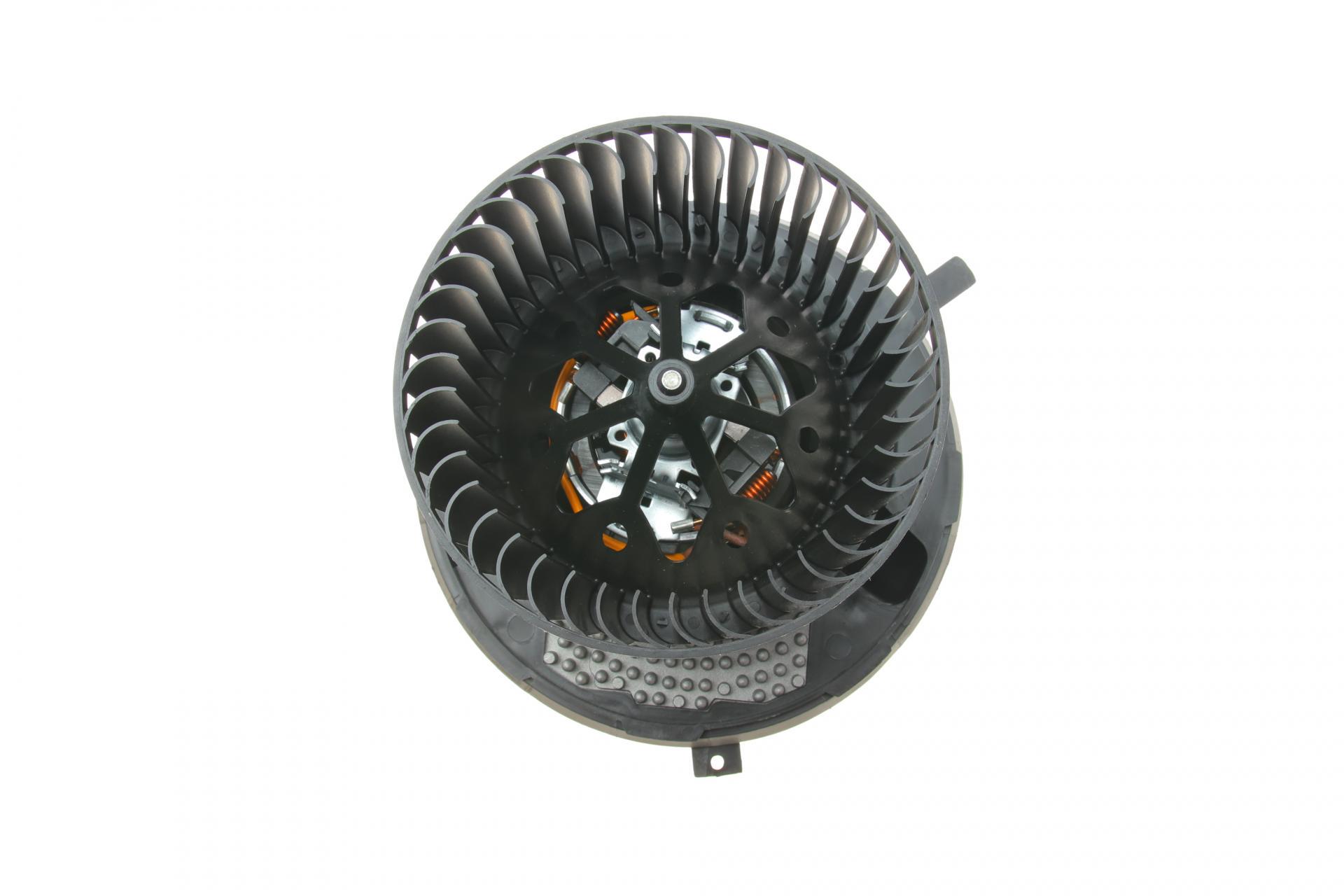 Моторчик печи NRF Audi A3/Q3/Seat Leon/VW Caddy/Golf 1.0-3.6 03-34063