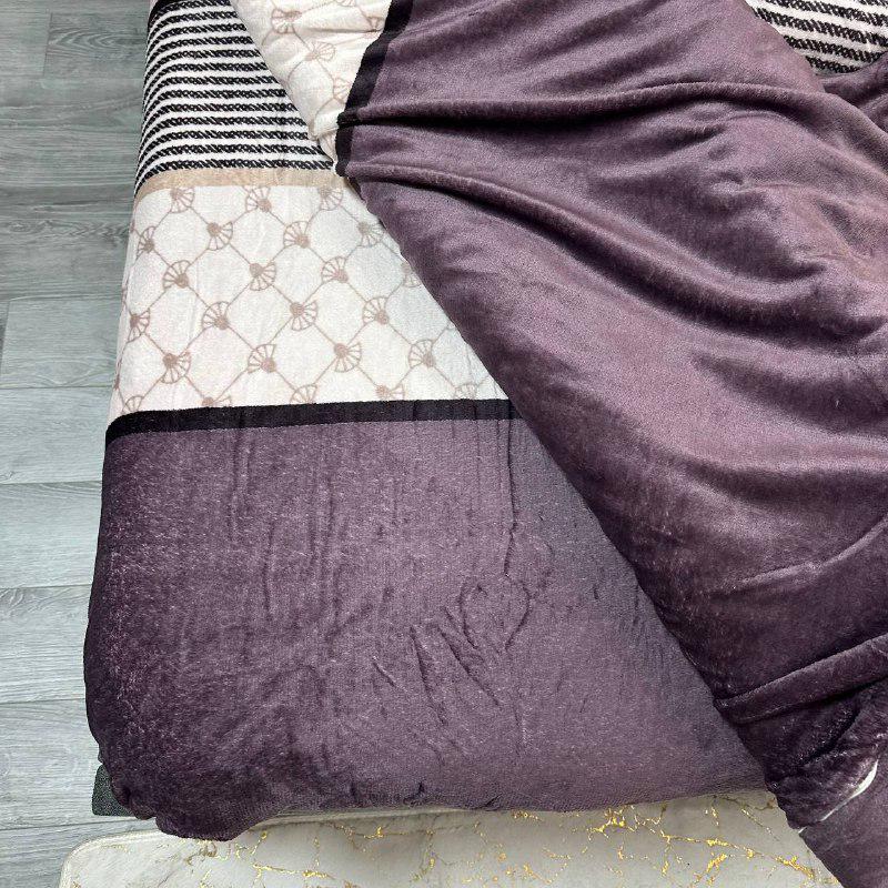 Комплект постельного белья велюровый с рисунком с 4 наволочками евро 200x230 см Фиолетово-кофейный (29225208) - фото 6 Комплект постельного белья велюровый с рисунком с 4 наволочками евро 200x230 см Фиолетово-кофейный (29225208) - фото 6