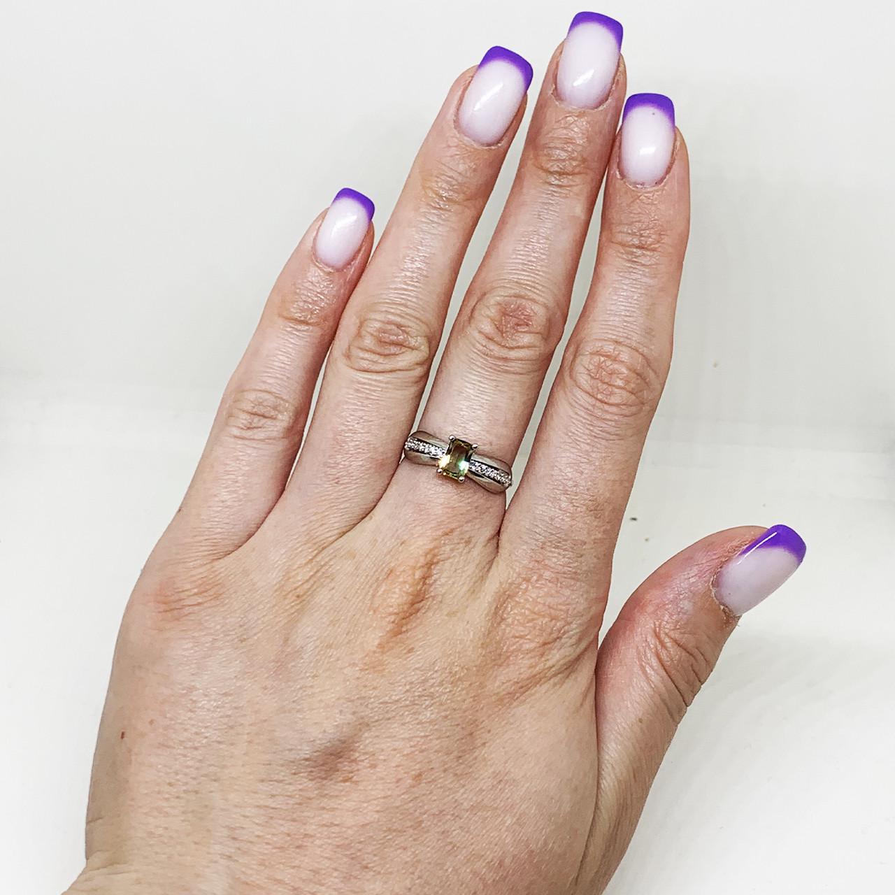 Кольцо серебряное с султанитом р. 17,5 2,2 г (1663118941) Кольцо серебряное с султанитом р. 17,5 2,2 г (1663118941)