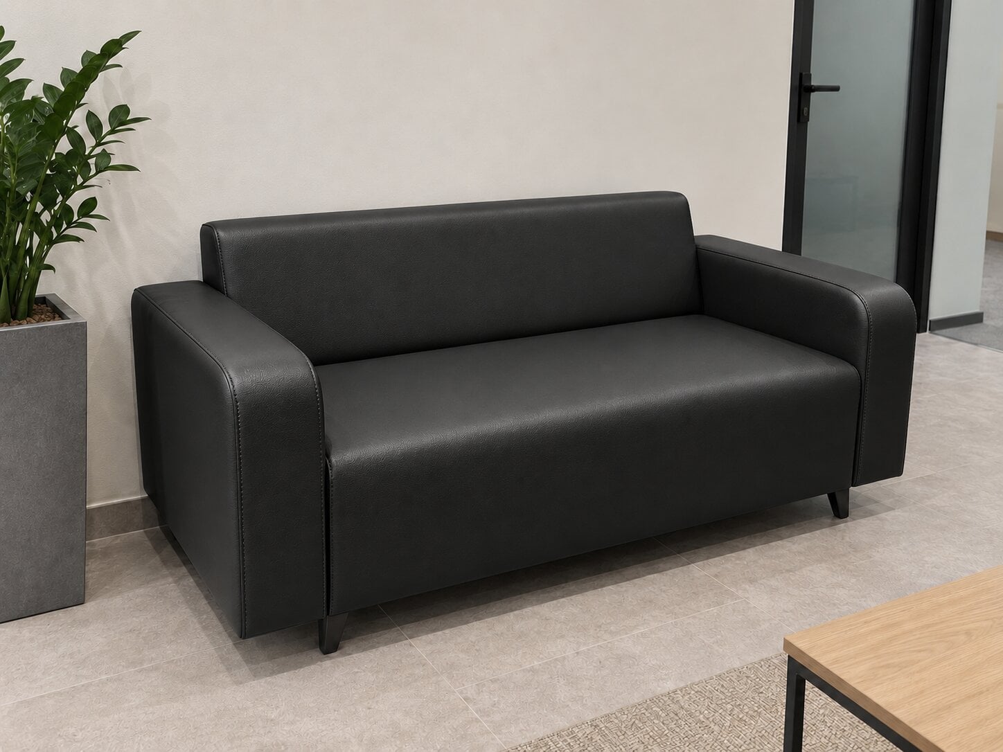 Диван офисный Tobi Sho Арне с подлокотниками 1580х700х740 мм кожзам Black (2230)
