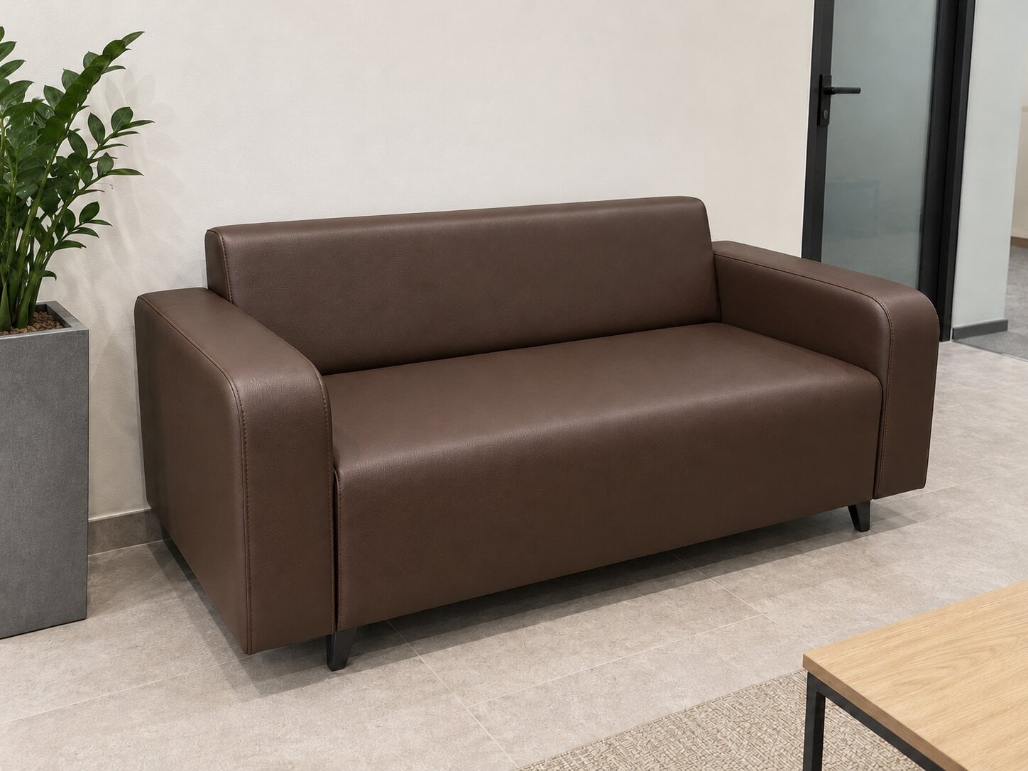 Диван офисный Tobi Sho Арне с подлокотниками 1580х700х740 мм кожзам Bright Brown (2231)