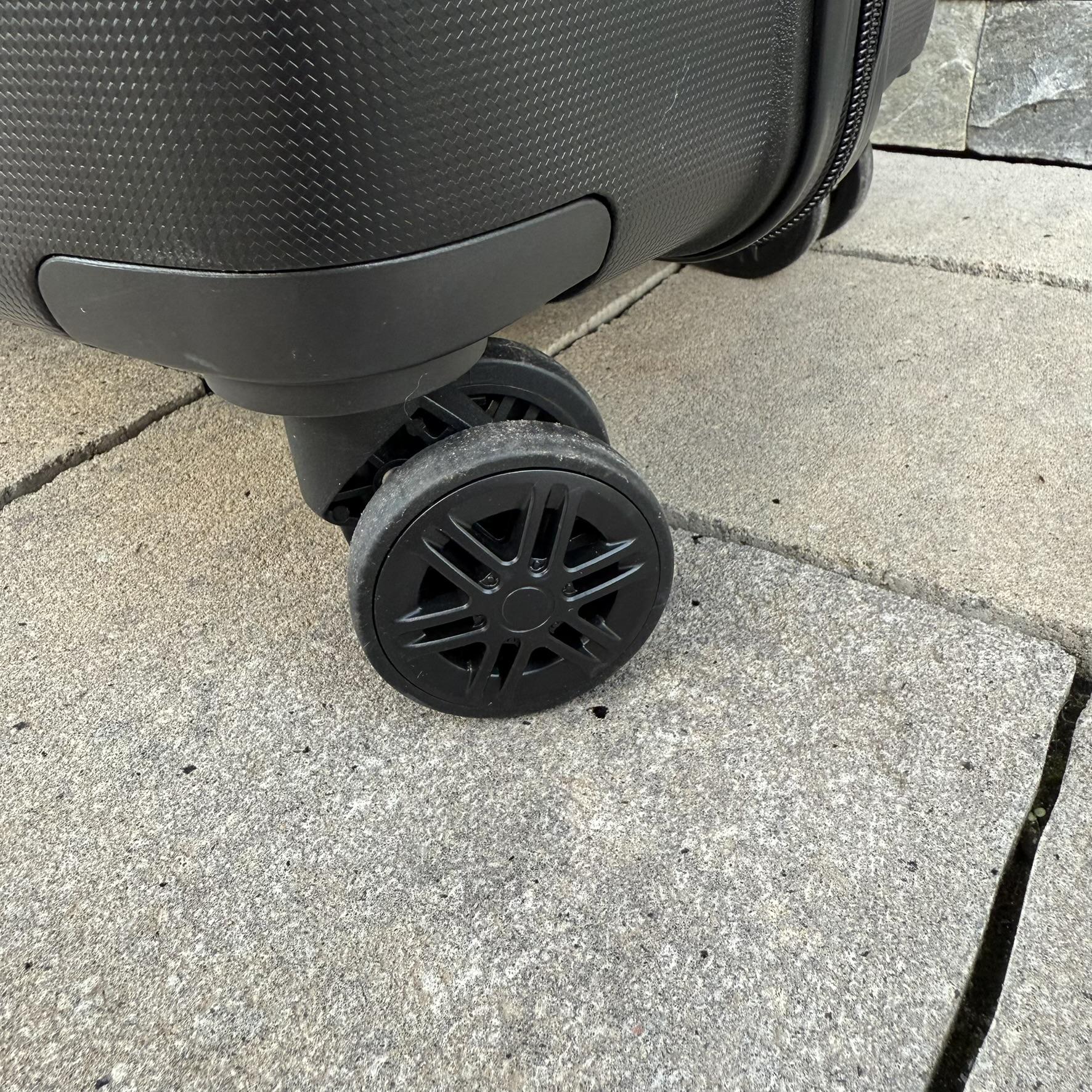 Валіза дорожня з поліпропілену Wings HWF03 L Чорний (30631214) - фото 8 Валіза дорожня з поліпропілену Wings HWF03 L Чорний (30631214) - фото 8