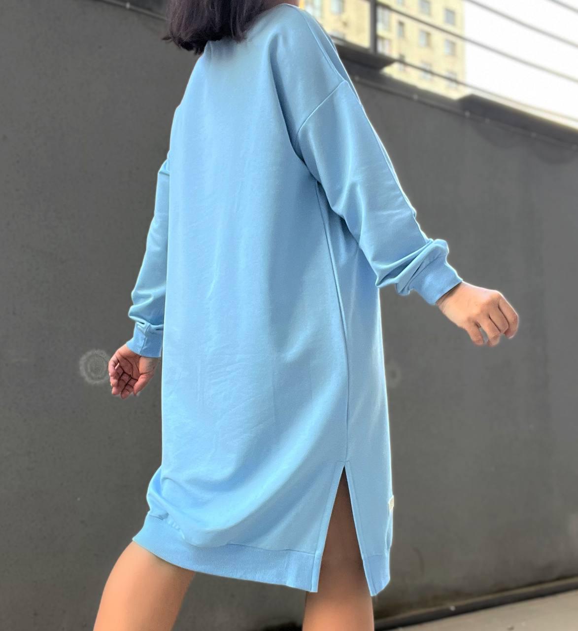 Платье женское MY CITY 8211 спортивное средняя длина разрезы снизу резинка двунитка OS Голубой (1883) - фото 4