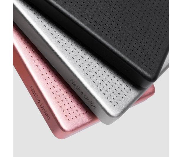 Повербанк Native Union Active Magnetic 5000 mAh Sandstone (ACTPB-5KMS-SAN) - фото 4 Повербанк Native Union Active Magnetic 5000 mAh Sandstone (ACTPB-5KMS-SAN) - фото 4