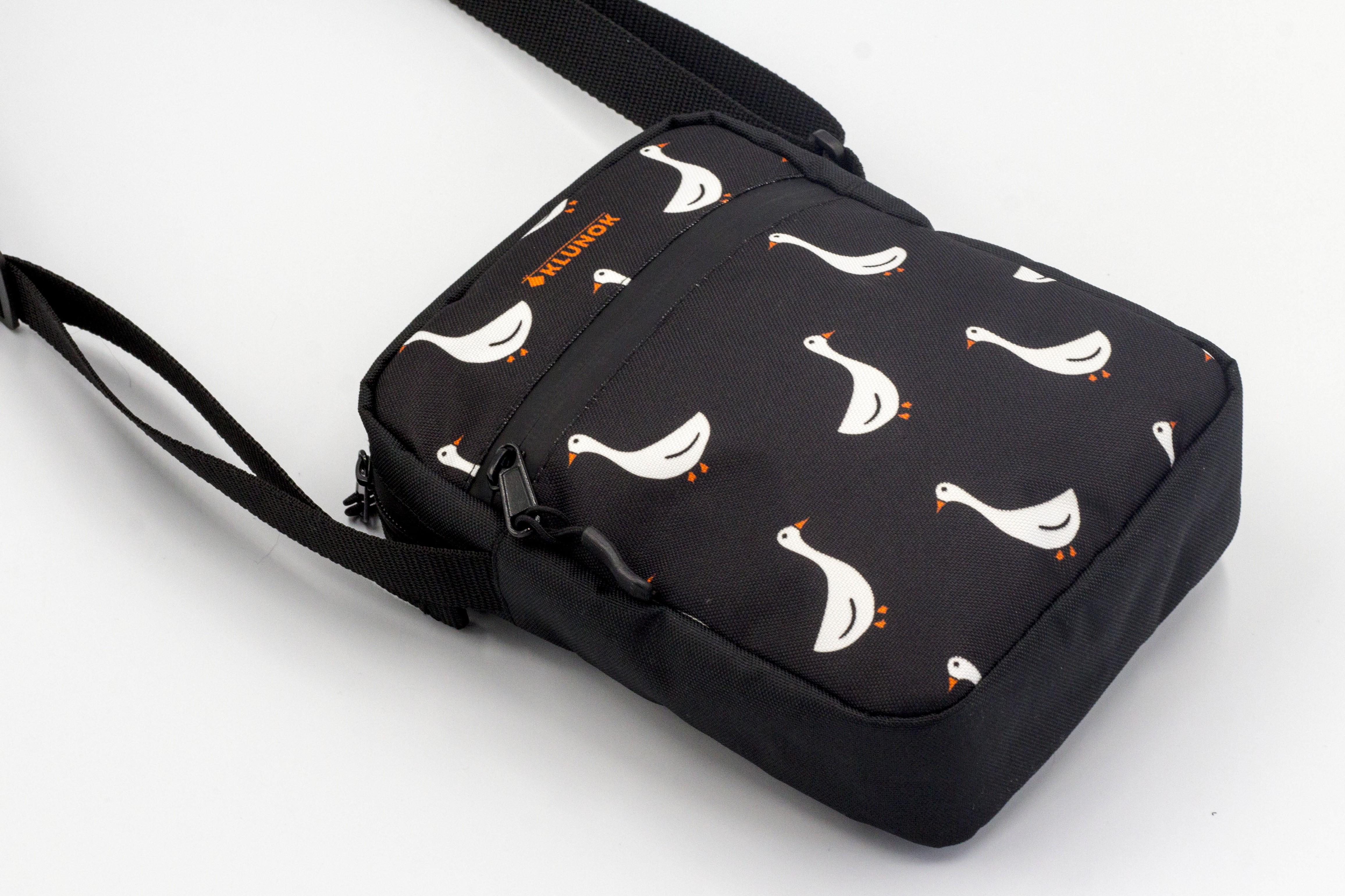 Сумка месенджер через плече Гуси 16х21х6 см Чорний (К-19) - фото 6 Сумка месенджер через плече Гуси 16х21х6 см Чорний (К-19) - фото 6