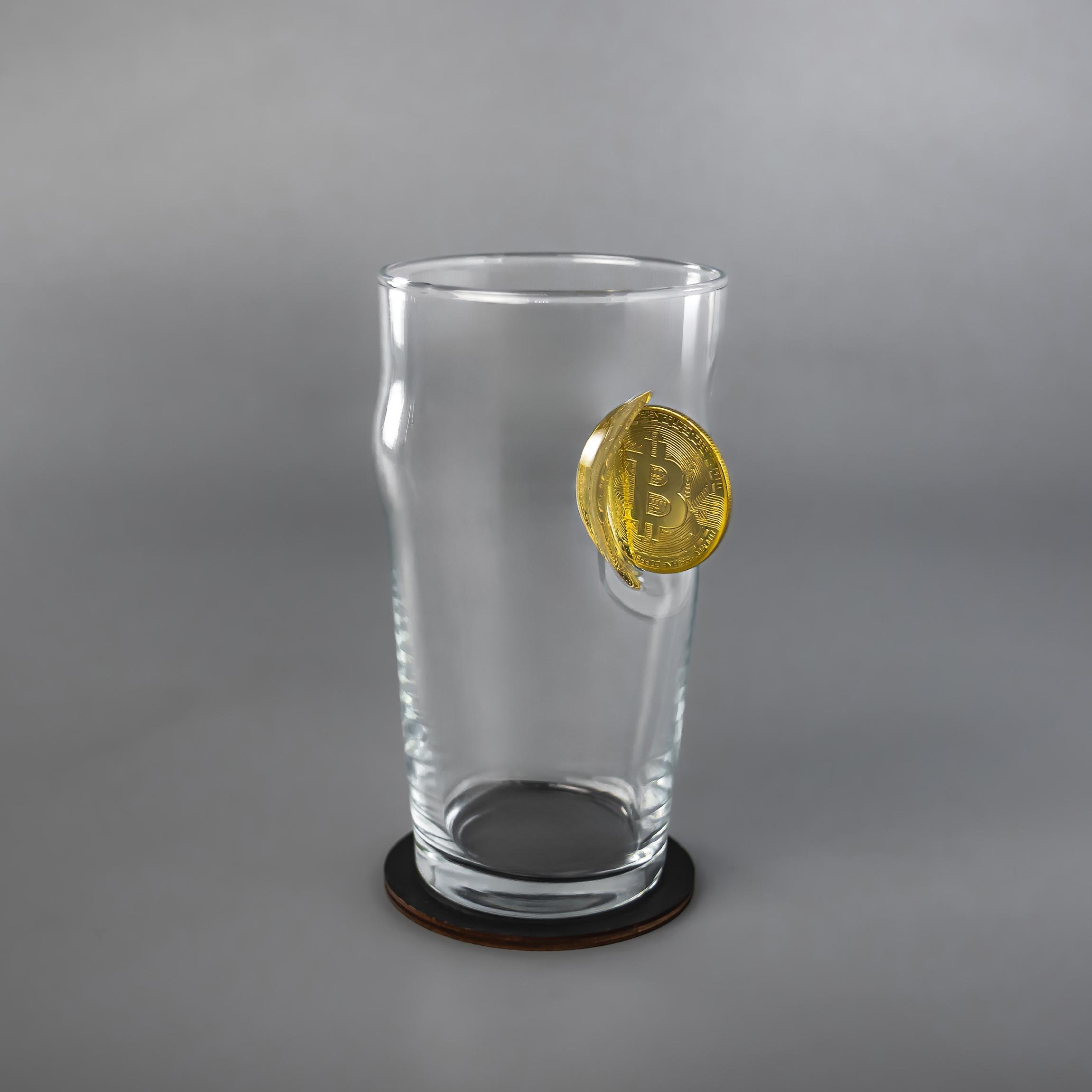 Бокал для пива с биткоином VSKLO 500 мл (19483955) - фото 1 Бокал для пива с биткоином VSKLO 500 мл (19483955) - фото 1
