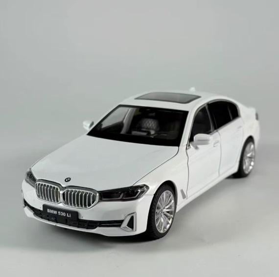 Масштабная модель автомобиля BMW 530 Li 1:18 (35622583)