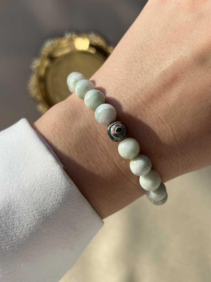 Браслет из нефрита с бусинкой Дзи три глаза (4588)