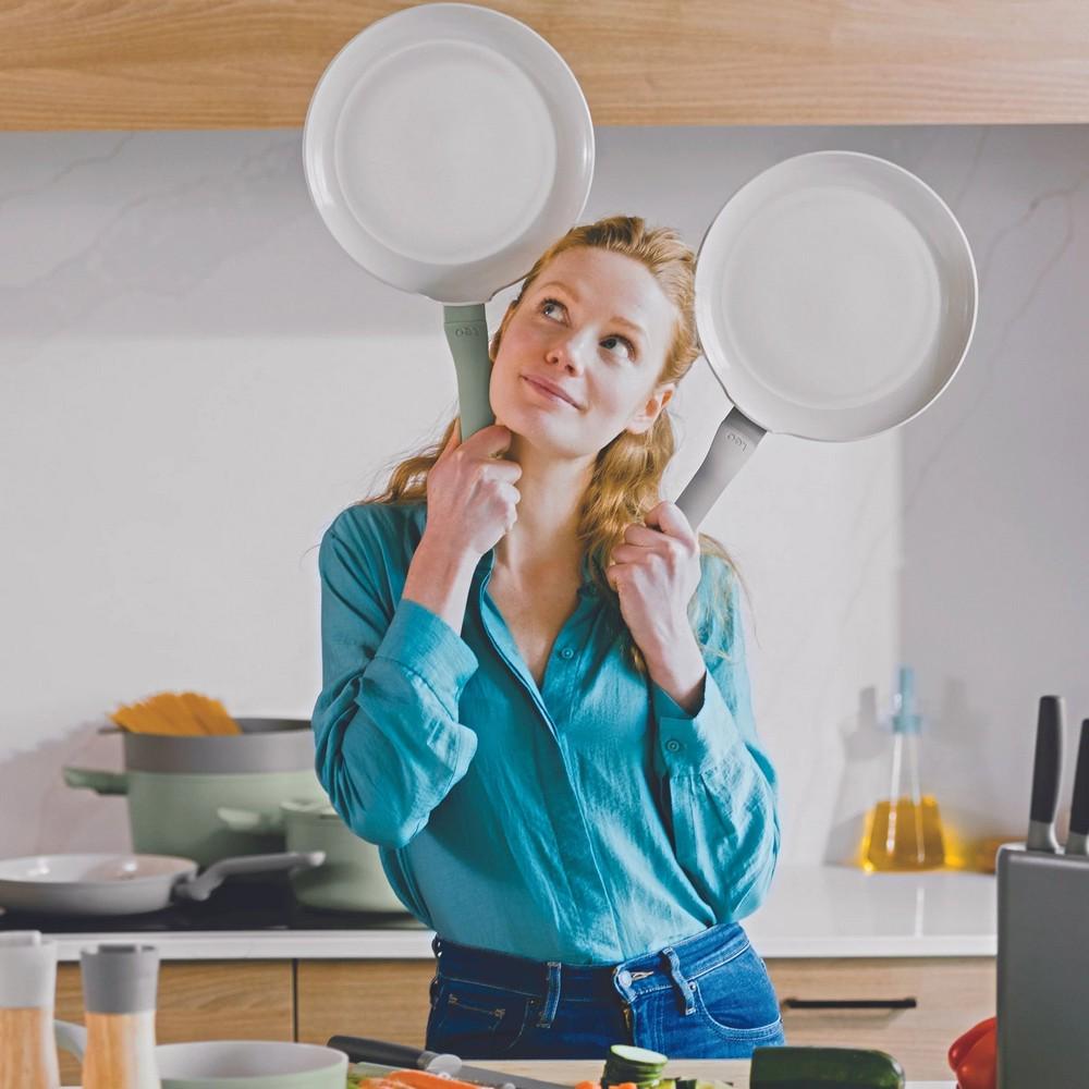 Сковородка для омлета с антипригарным покрытием BergHOFF Leo Balance Sage 25 см (3950457) - фото 3 Сковородка для омлета с антипригарным покрытием BergHOFF Leo Balance Sage 25 см (3950457) - фото 3