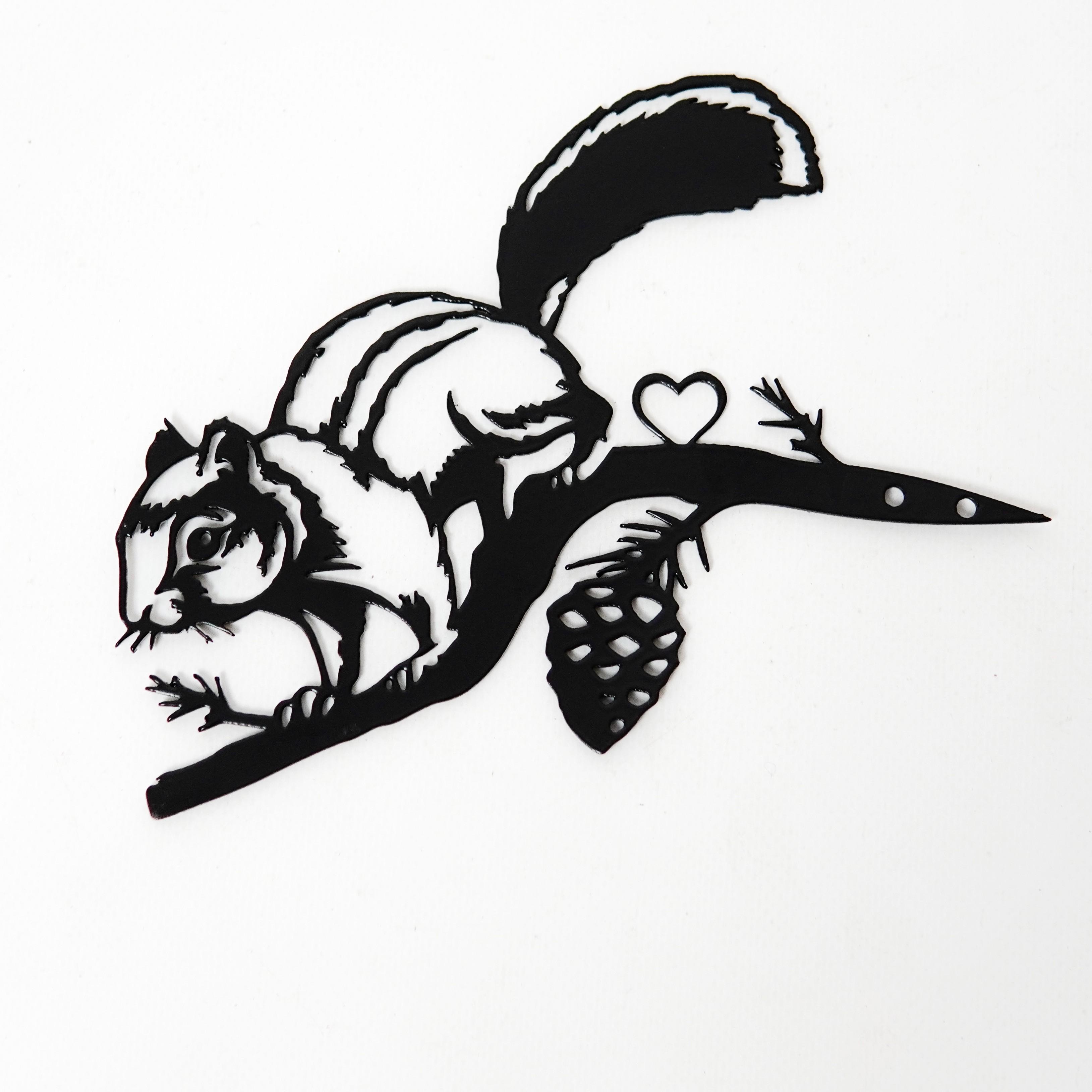 Садовая фигура Белка на ветке с шишкой металлическая для дерева/беседки/террасы/сада/подворья (DCR015)