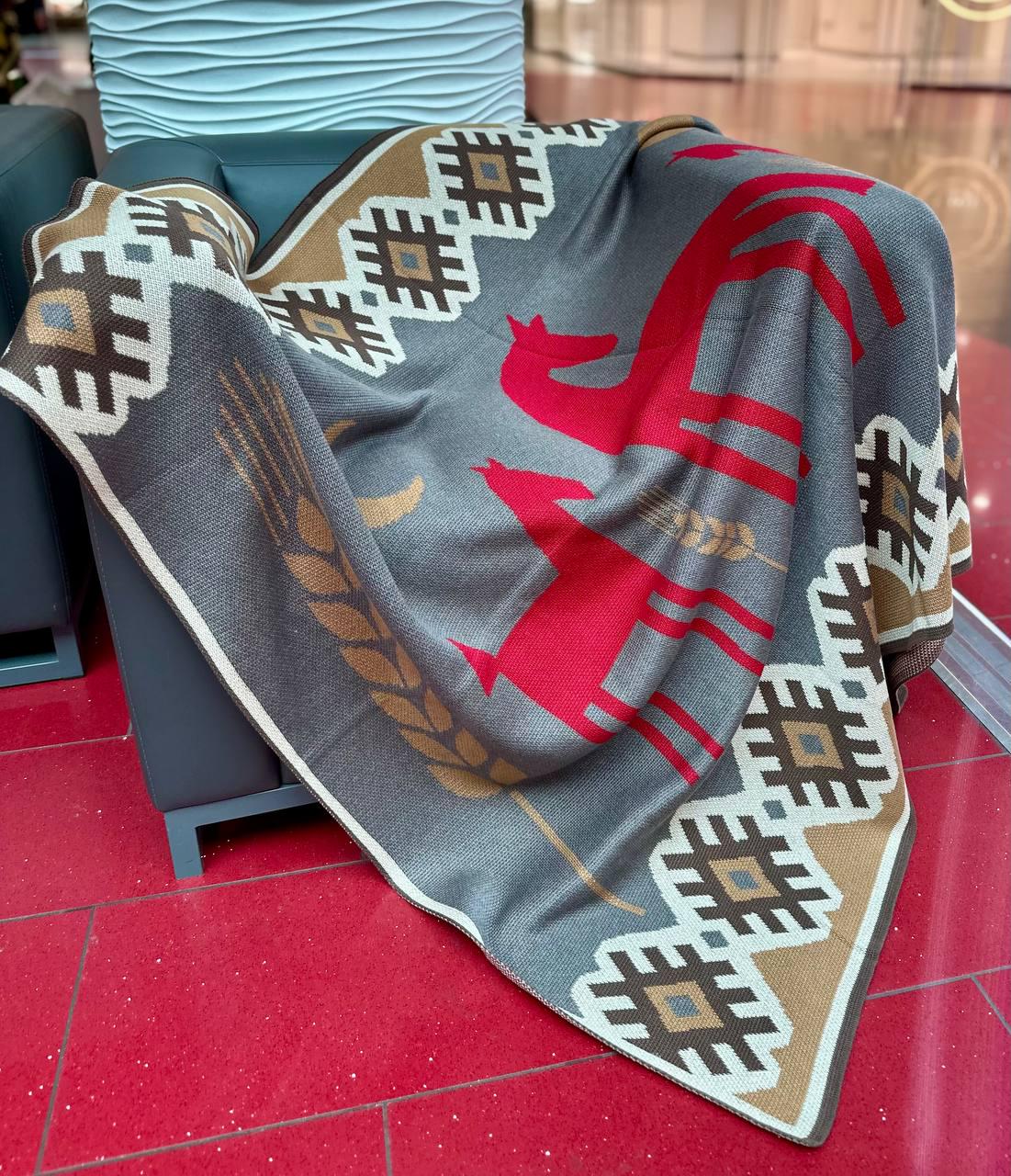 Плед трикотажний Родина коників Сірий