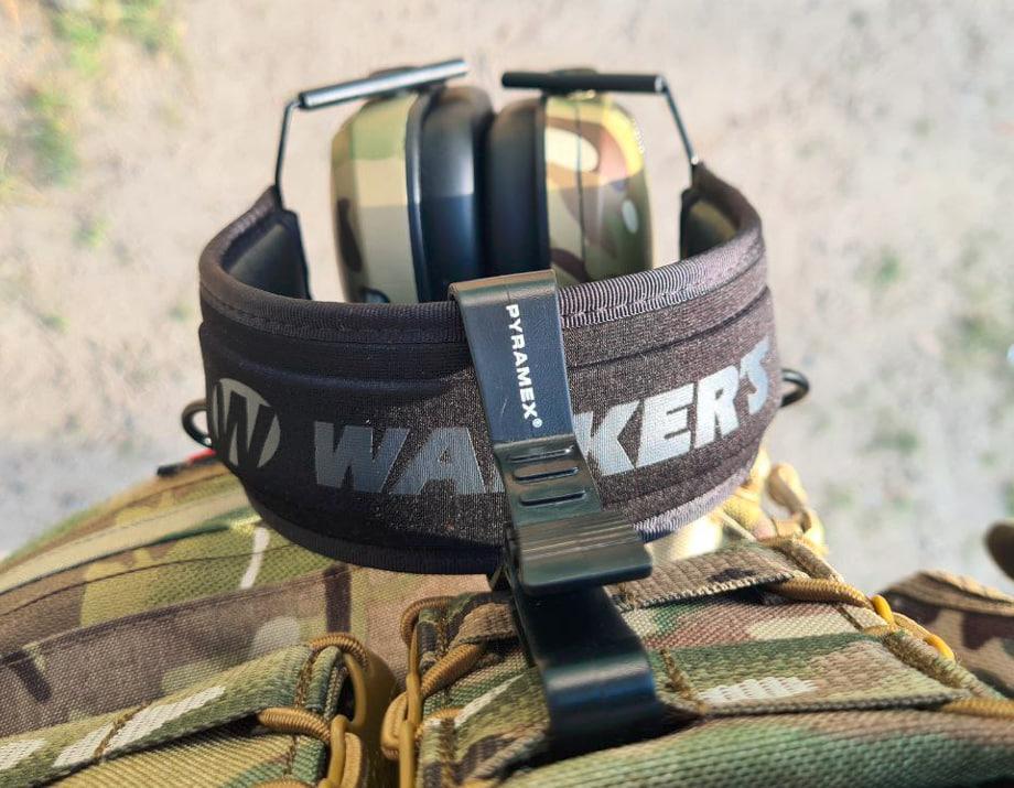 Кліпса Pyramex HHC100 для кріплення навушників та касок (69962350965860) - фото 2 Кліпса Pyramex HHC100 для кріплення навушників та касок (69962350965860) - фото 2