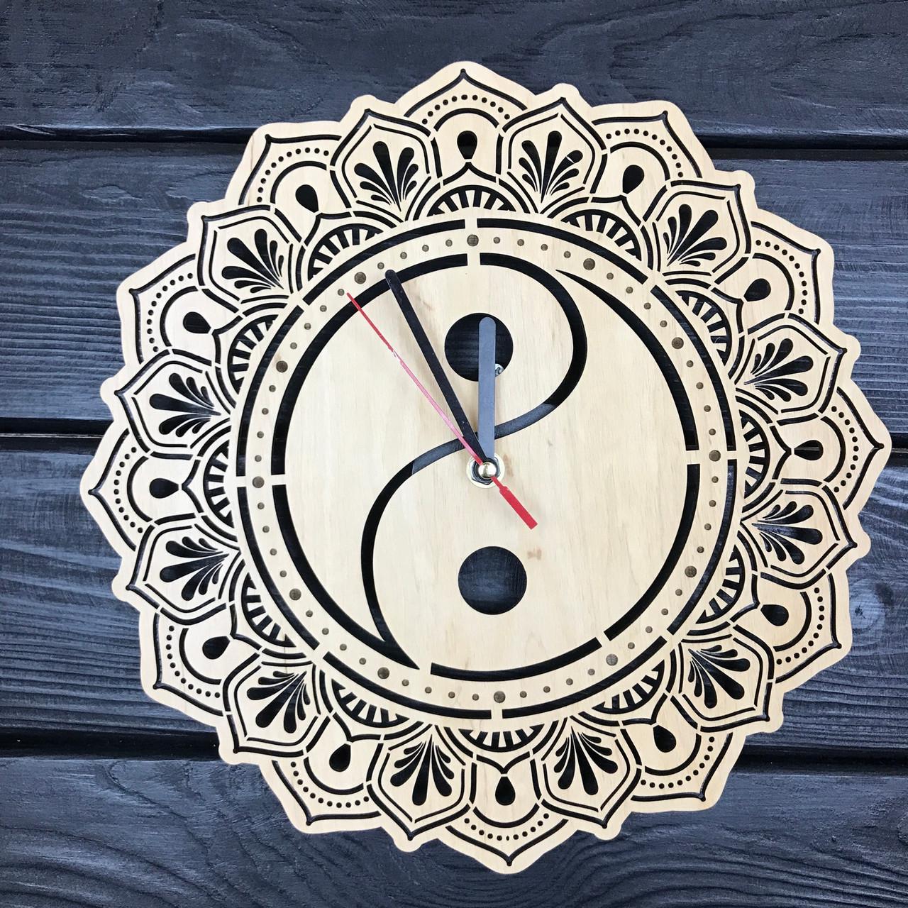 Часы дизайнерские настенные деревянные Инь Ян