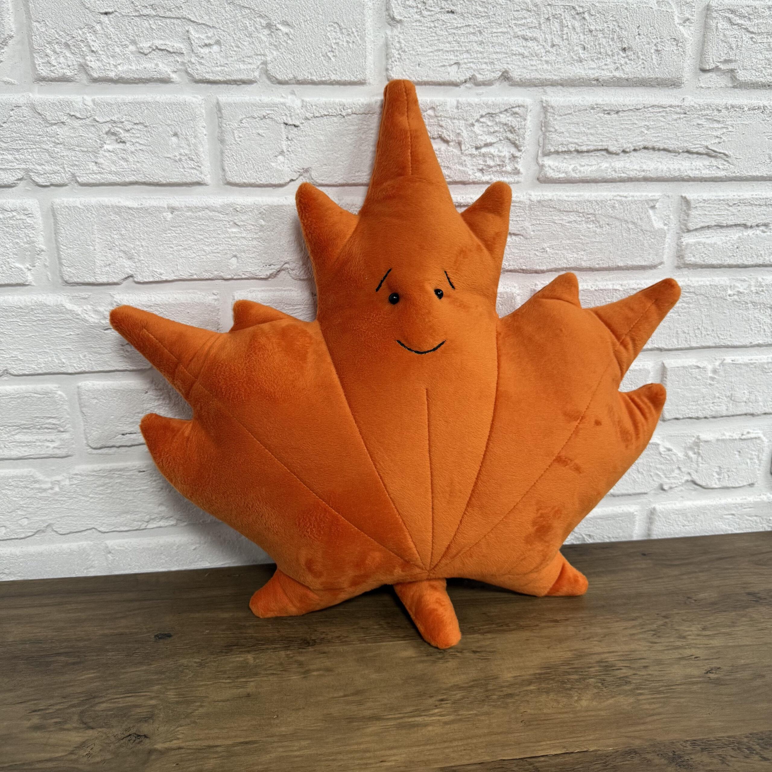 Подушка Comfort Home Листочок плюшева 50х45 см - фото 1 Подушка Comfort Home Листочок плюшева 50х45 см - фото 1