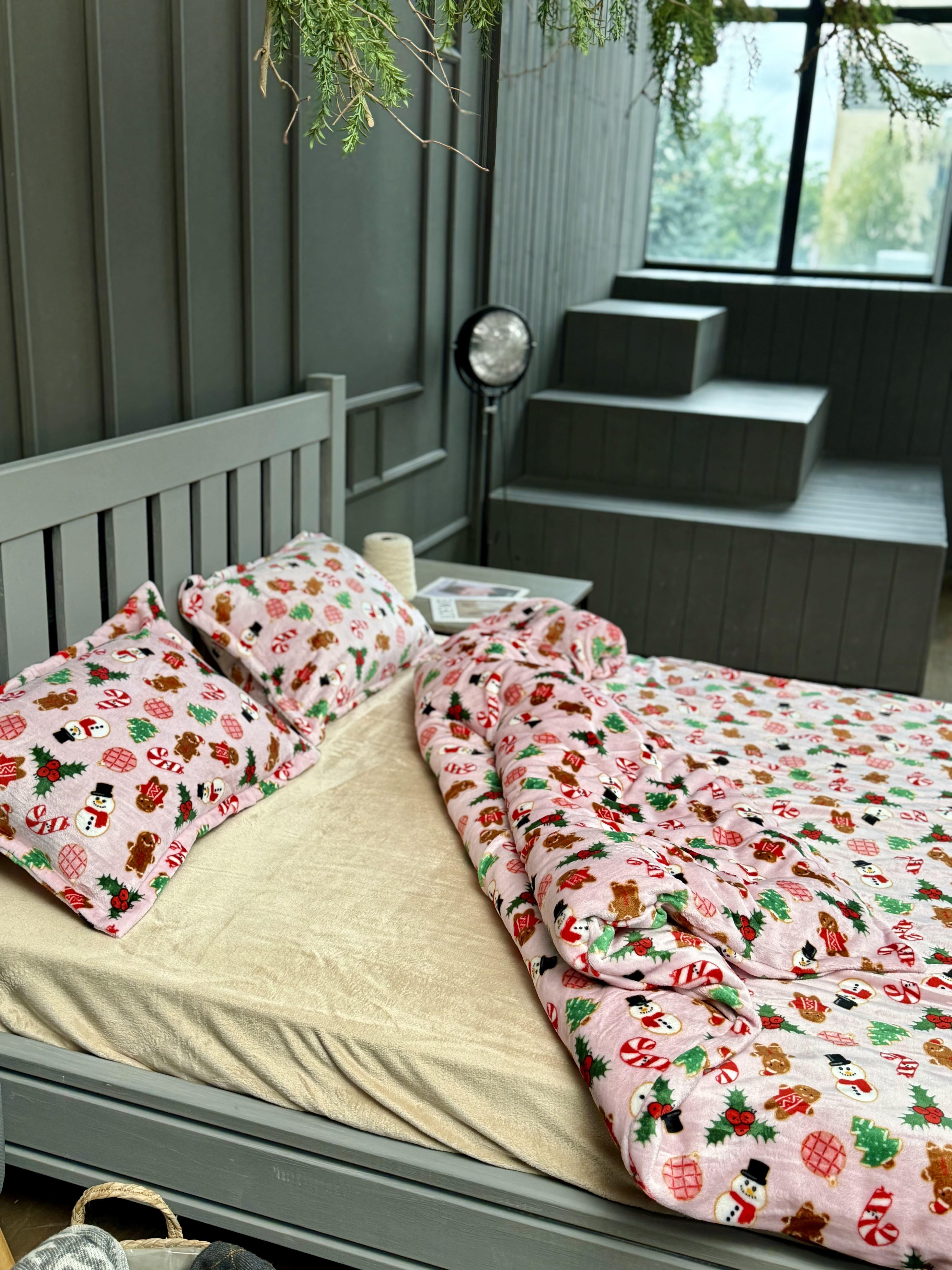 Комплект постельного белья на резинке Сладкое Рождество плюш полуторный/наволочки 50х70/70x70 см (9051) - фото 5