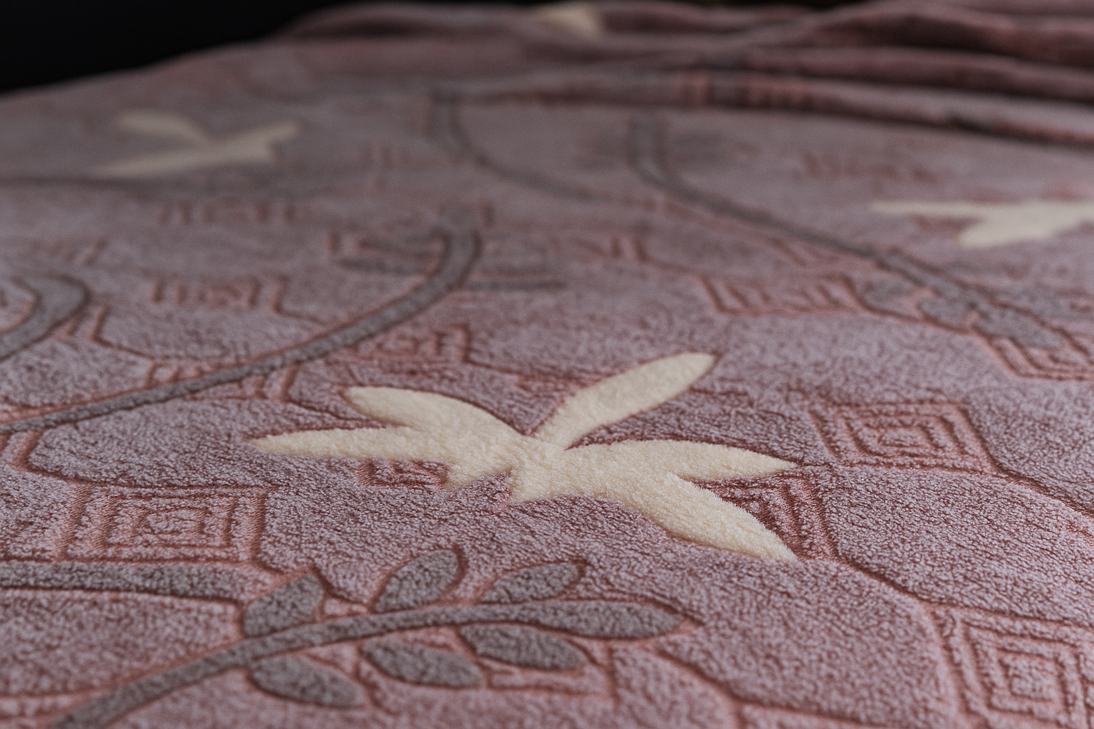 Плед флисовый Стриженый 150х200 см Серо-фиолетовый (F-strig/gviolet/1.5) - фото 5 Плед флисовый Стриженый 150х200 см Серо-фиолетовый (F-strig/gviolet/1.5) - фото 5