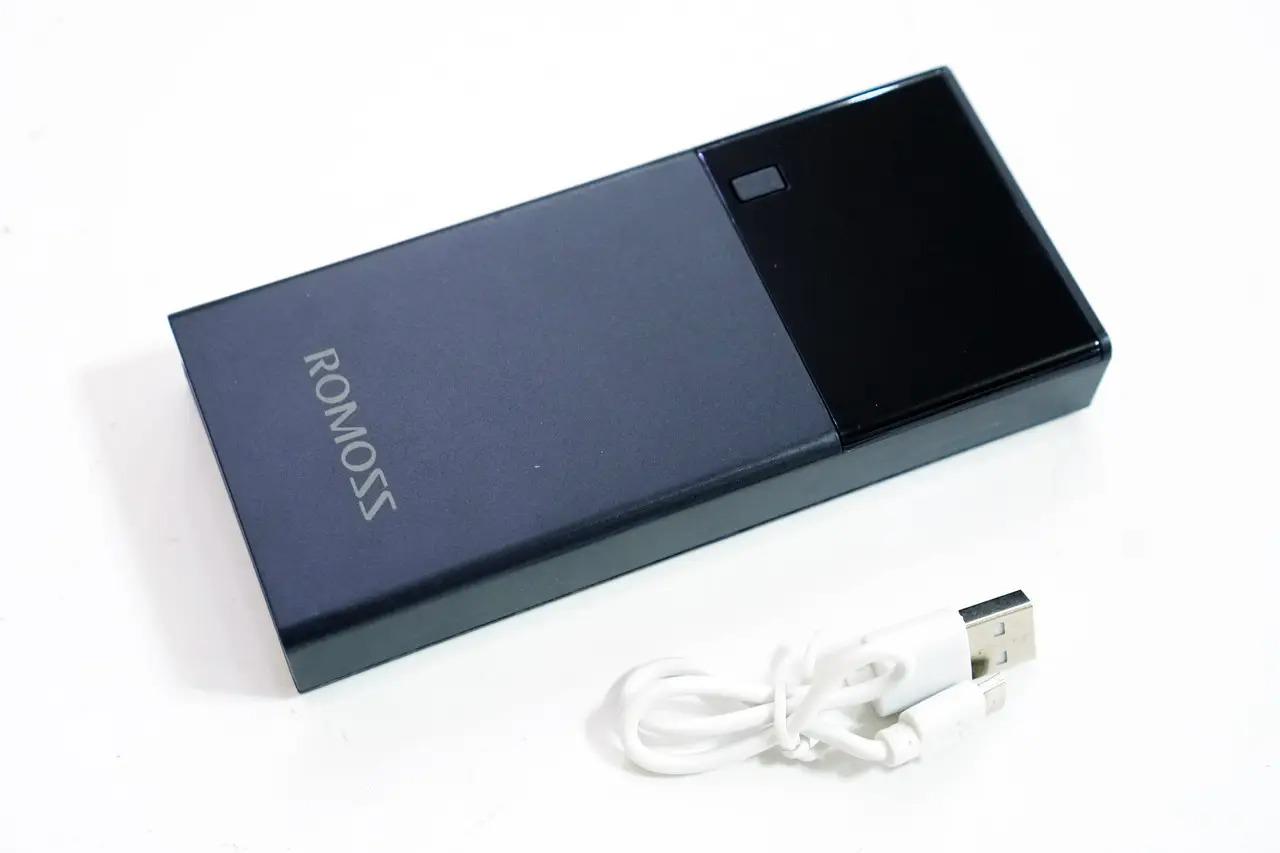 Павербанк 20000 mAh 2.1А Romoss KC12 з ліхтариком Чорний (1009434-Black) - фото 4