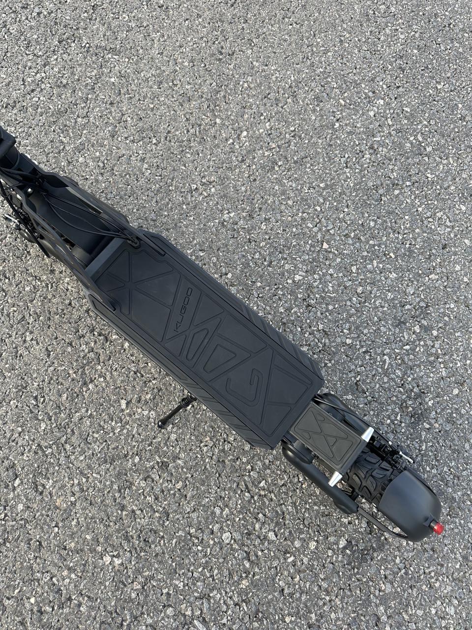 Електросамокат Kugoo G2 Pro 1000W 18 Ah без сідла 18000 мАч (2618280128) - фото 4 Електросамокат Kugoo G2 Pro 1000W 18 Ah без сідла 18000 мАч (2618280128) - фото 4