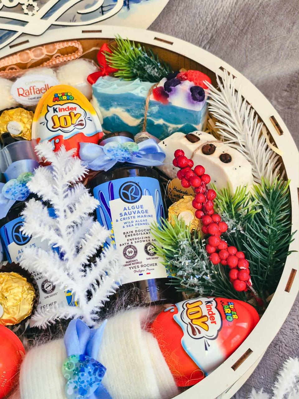 Подарунковий набір новорічний Premium з Yves Rocher (2812763030) - фото 4 Подарунковий набір новорічний Premium з Yves Rocher (2812763030) - фото 4