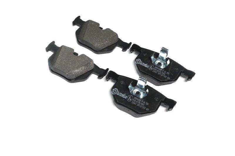 Колодки гальмівні дискові BMW X5 задні (P 06 056 BREMBO)