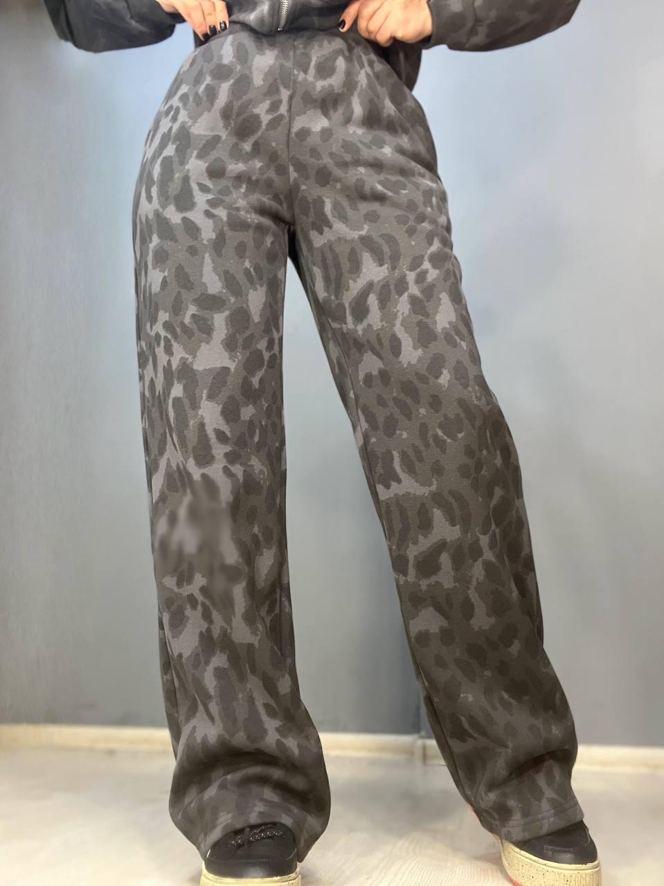 Костюм женский A-N 2762 утепленный худи с капюшоном и брюки палаццо леопардовый принт L Графитовый (3201) - фото 5 Костюм женский A-N 2762 утепленный худи с капюшоном и брюки палаццо леопардовый принт L Графитовый (3201) - фото 5